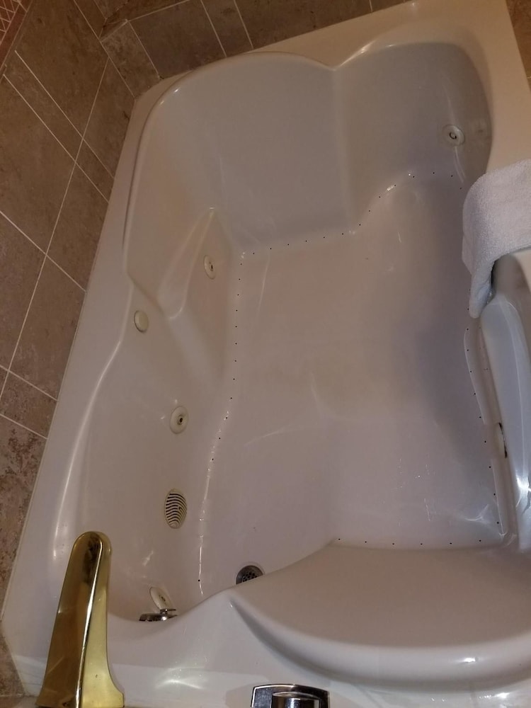 Luxury Room, 2 Queen Beds, Smoking, Jetted Tub photo 1