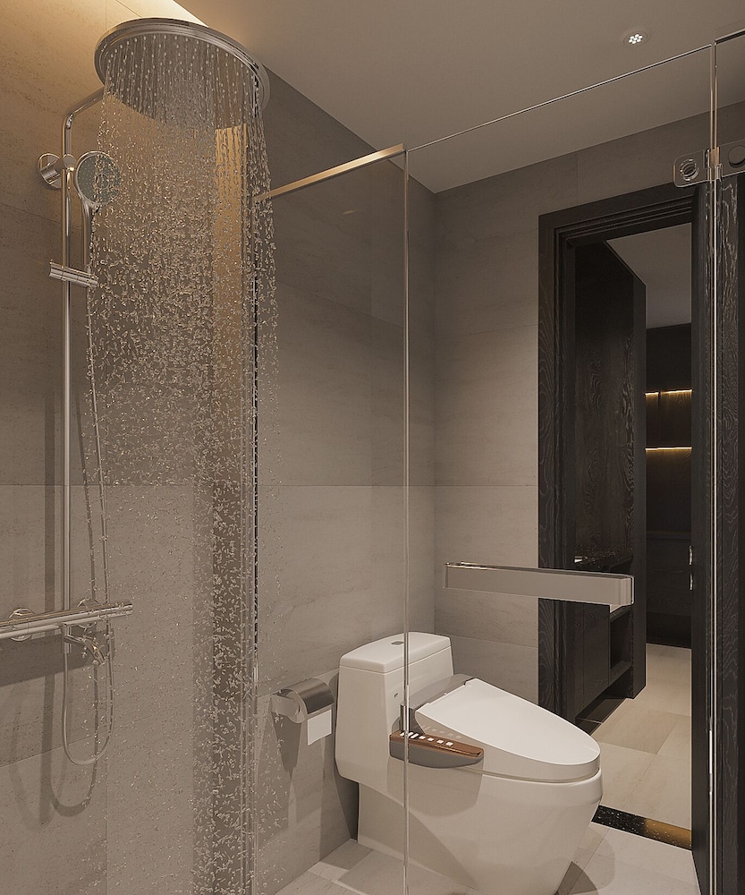 Superior King 2 Bedroom - Photo 12