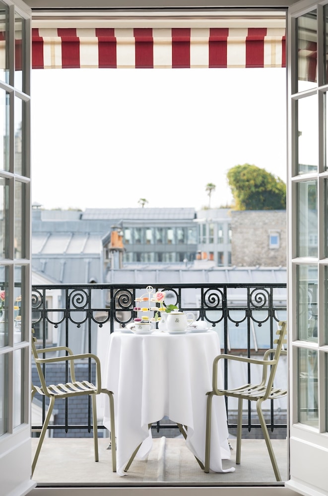 Deluxe Suite with Balcony photo 3