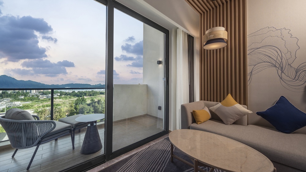 Standard Room, 2 Twin Beds, Balcony - Photo 4