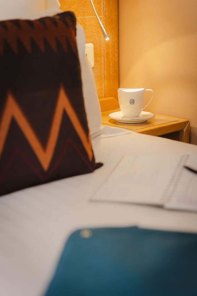 Traditional Room thumbnail 5