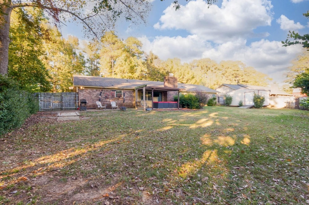 Gorgeous Alabama Home 4 Miles to Stadium Sleeps 8, Billede 3