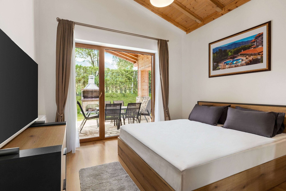Luxury Villa, Multiple Beds - Photo 4