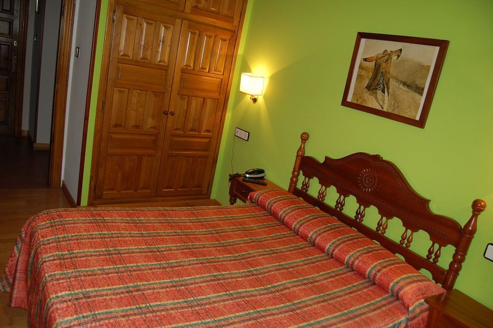 Habitación Doble Estándar o con Dos Camas Individuales.
