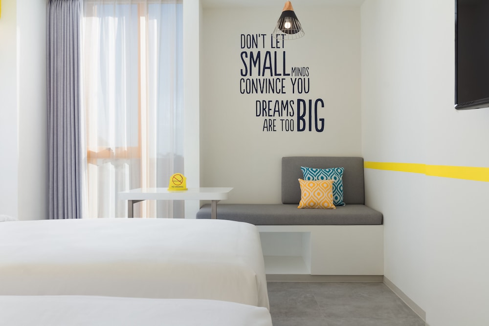 YELLO Room - Photo 1