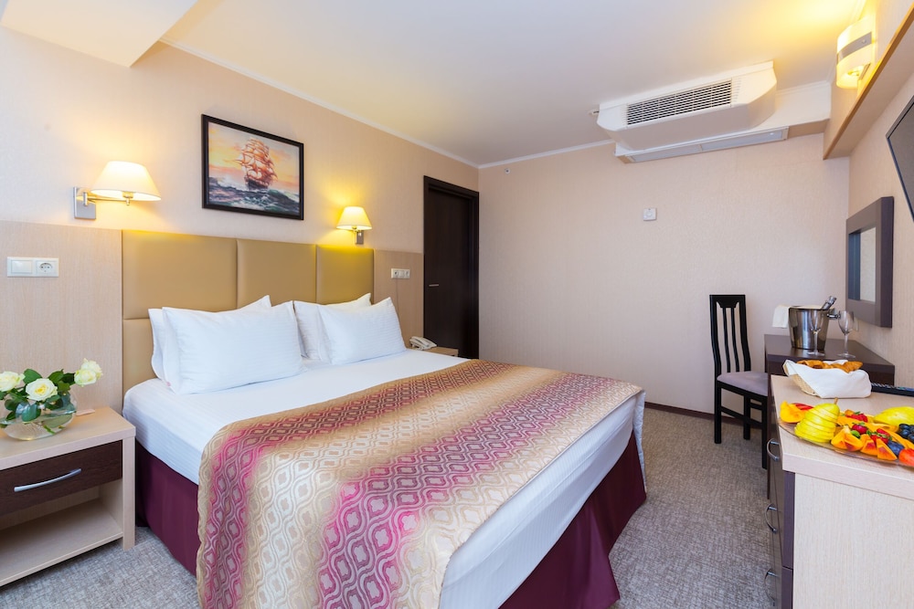 Suite, Balcony