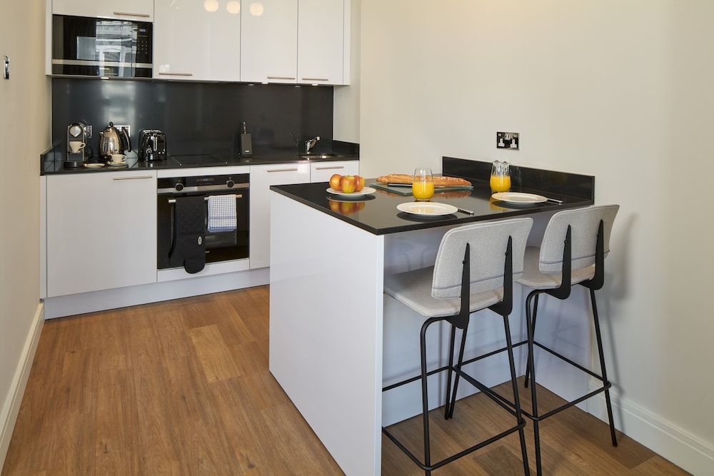 Open Plan Apartment with Sofa Bed photo 2