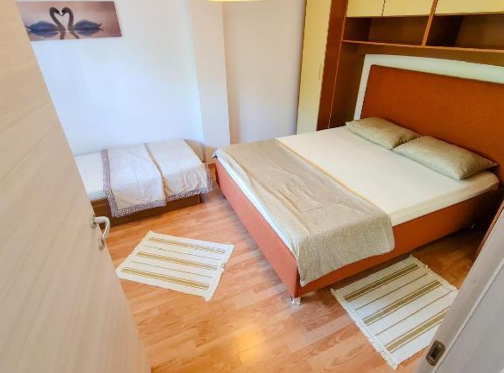 Apartment (Three Bedroom Apartment with Sea View)