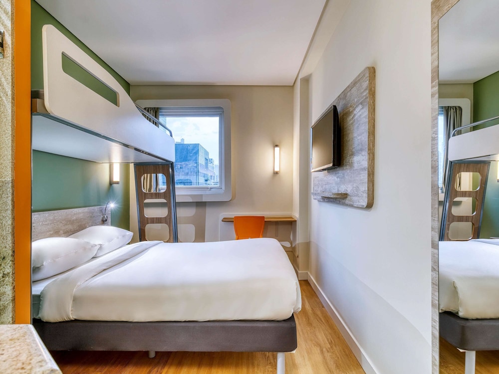 Standard Room, Multiple Beds photo 2