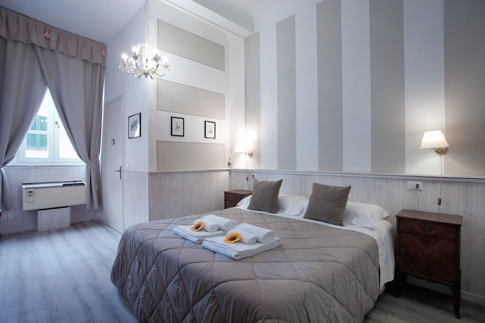 Deluxe Double Room - Photo 1