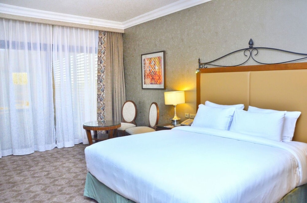 Deluxe Room, 1 King Bed, Balcony, Pool View