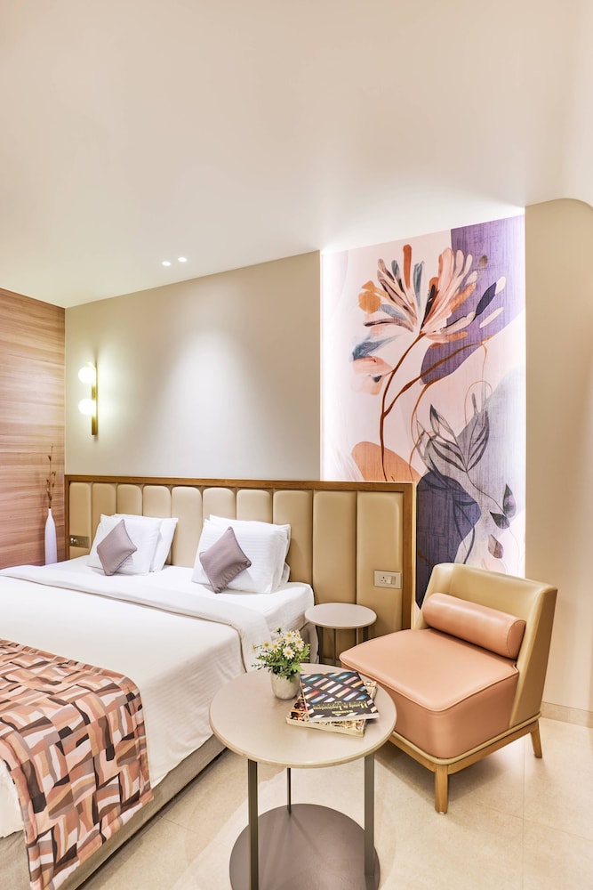 Deluxe Room - Photo 11