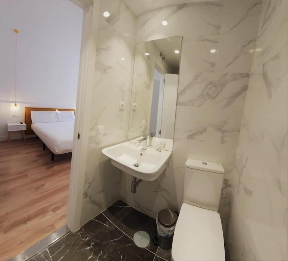 Deluxe Double Room, 1 Double Bed - Photo 25