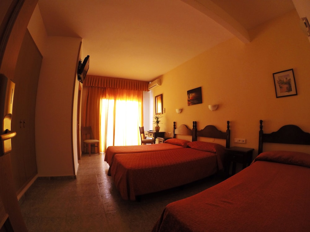 Triple Room, 3 Twin Beds, Balcony
