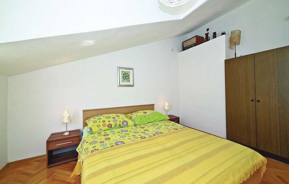 Apartment (Two Bedroom Apartment 3)