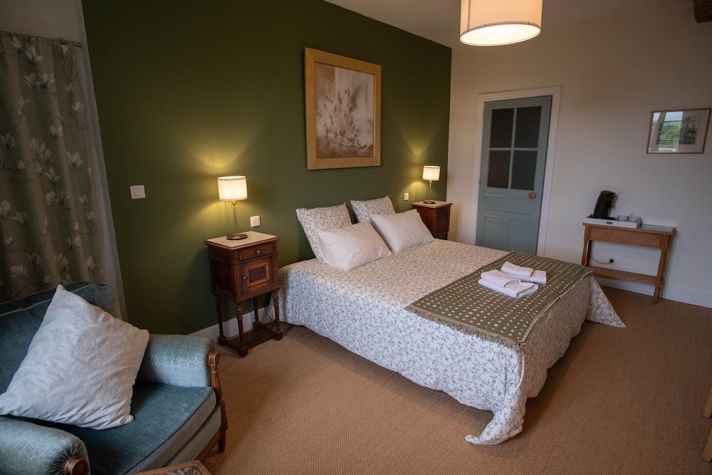 Deluxe Double or Twin Room, Ensuite, Mountain View (Room 3 Alexandra) photo 2