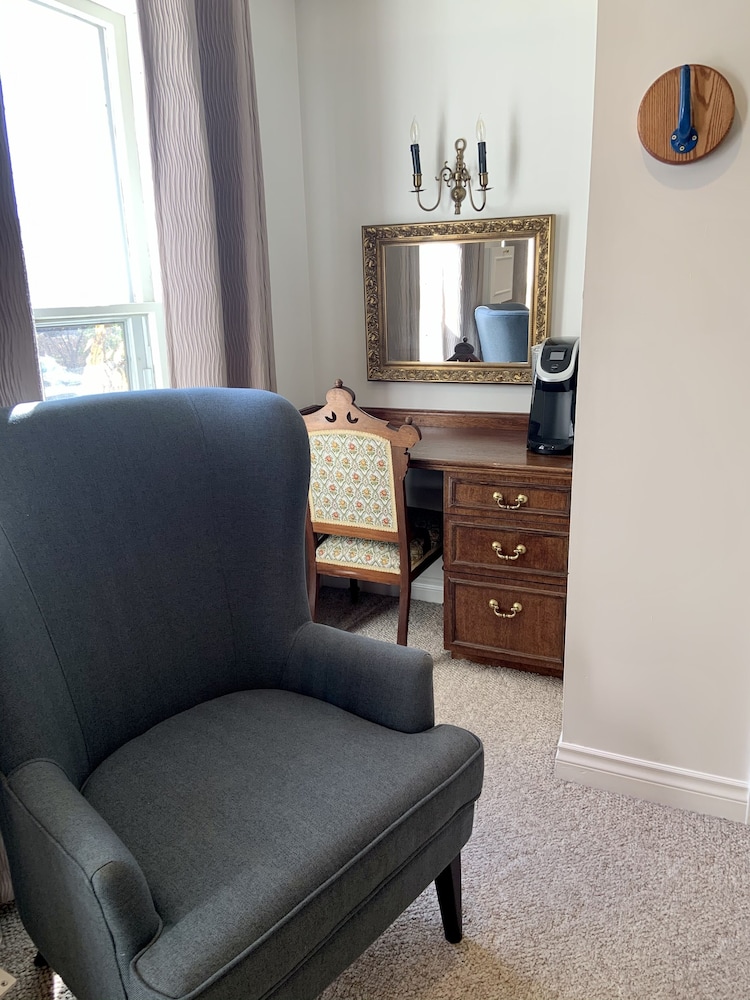 Traditional Room, 1 King Bed