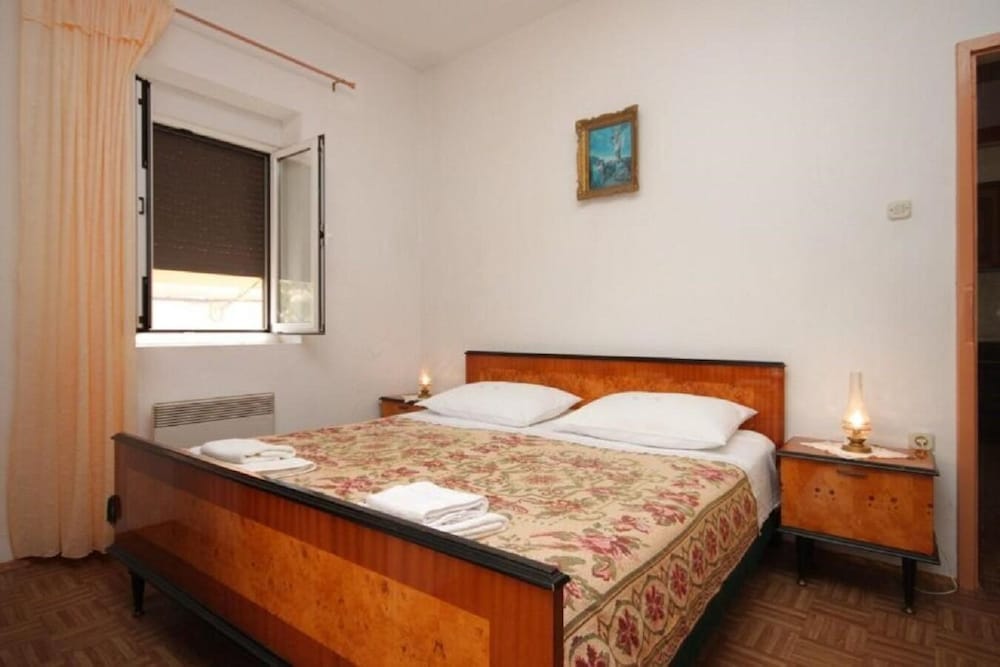 Apartment (Zvone - at the water front - B2(4))