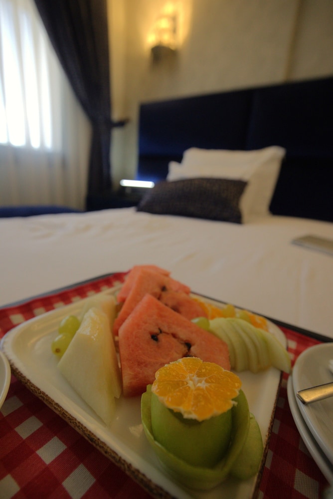 Suite, 1 King Bed, Balcony, City View photo 3