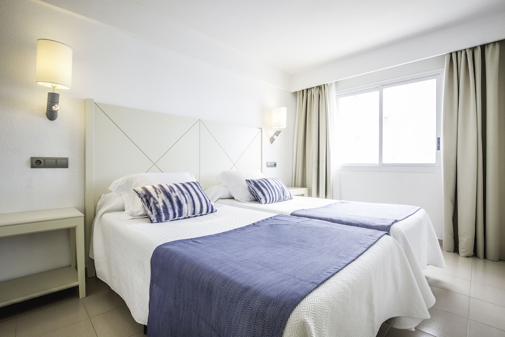 Apartamento, 1 dormitorio, balcón (2 adultos + 2 niños)