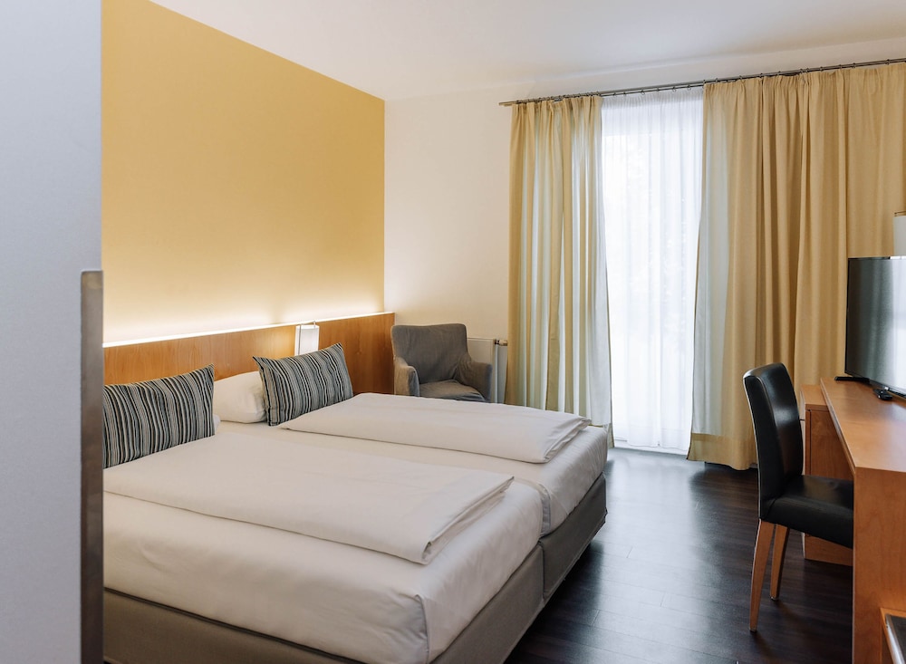 Standard Double or Twin Room - Photo 3
