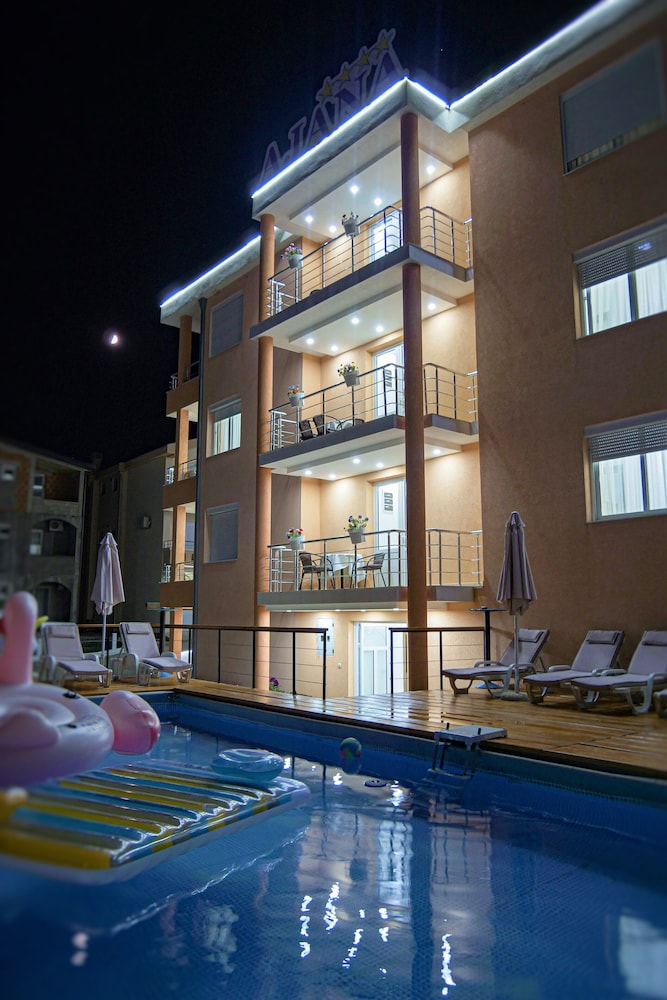Superior Apartment photo 2