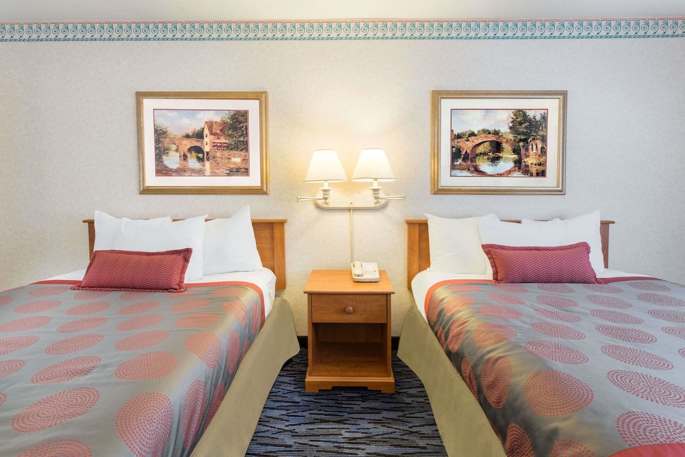 Room, 2 Double Beds, Non Smoking - Photo 1