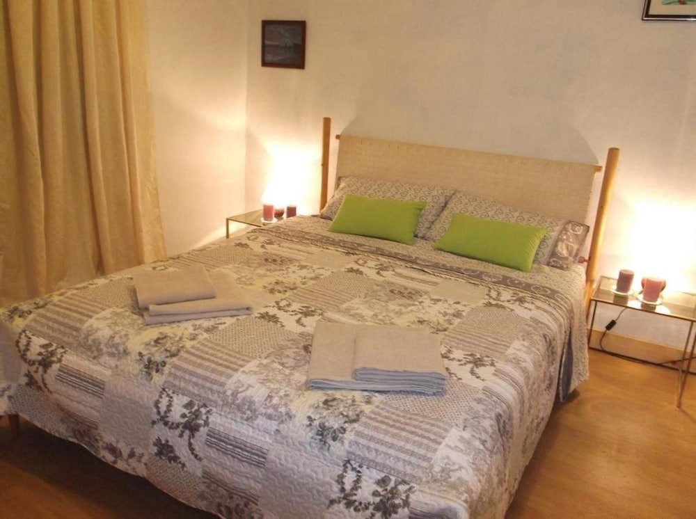 Deluxe Double Room, Shared Bathroom photo 2