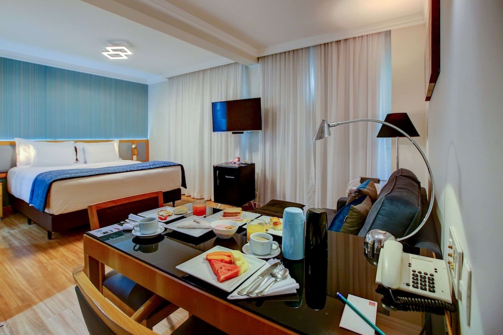 Executive Suite, 1 King Bed - Photo 8