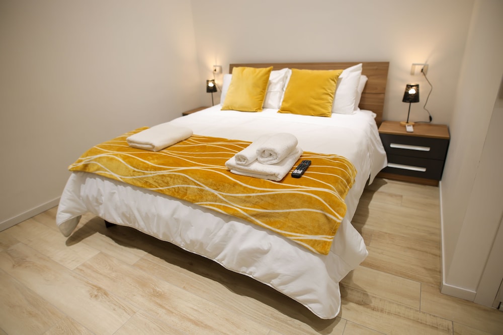 Standard Room, 1 King Bed, Hearing Accessible, Kitchen