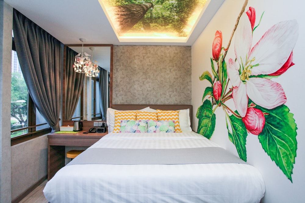 Premier Double Room (City View) photo 2