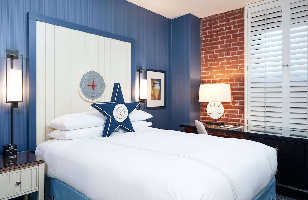 Room, 1 Queen Bed (Courtyard) - Photo 4