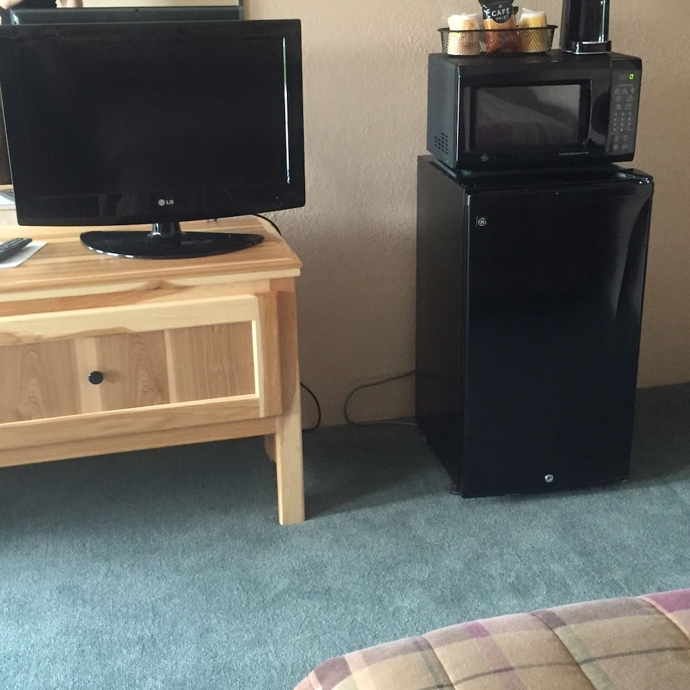 Standard Room, 2 Double Beds, Refrigerator & Microwave photo 3
