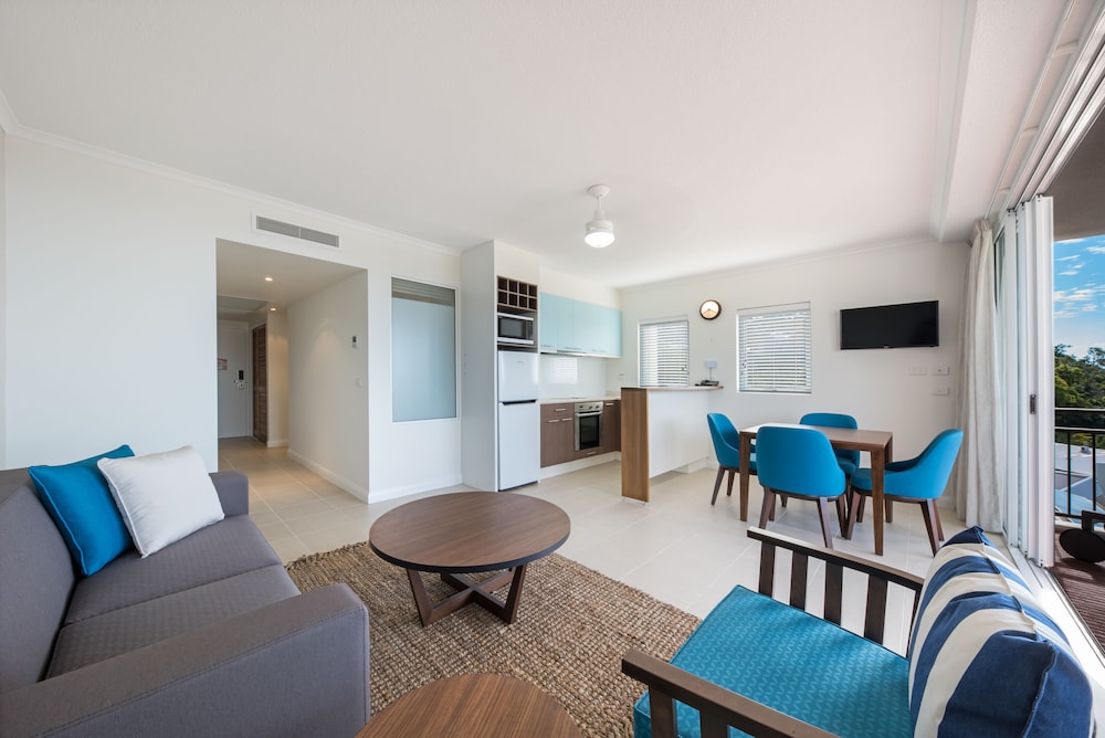 2 Bedroom Ocean View Apartment - Photo 8