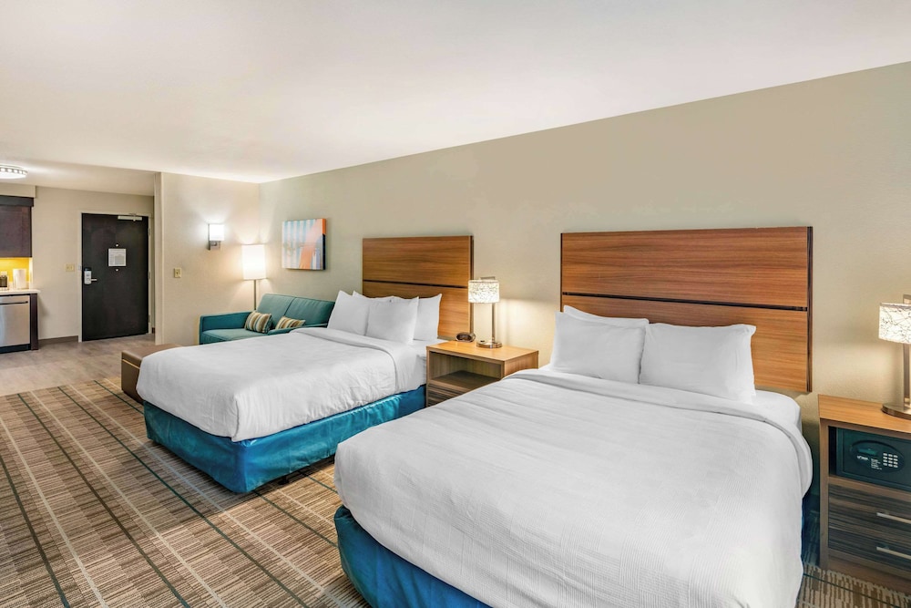 Suite, 2 Queen Beds, Accessible, Non Smoking - Photo 1