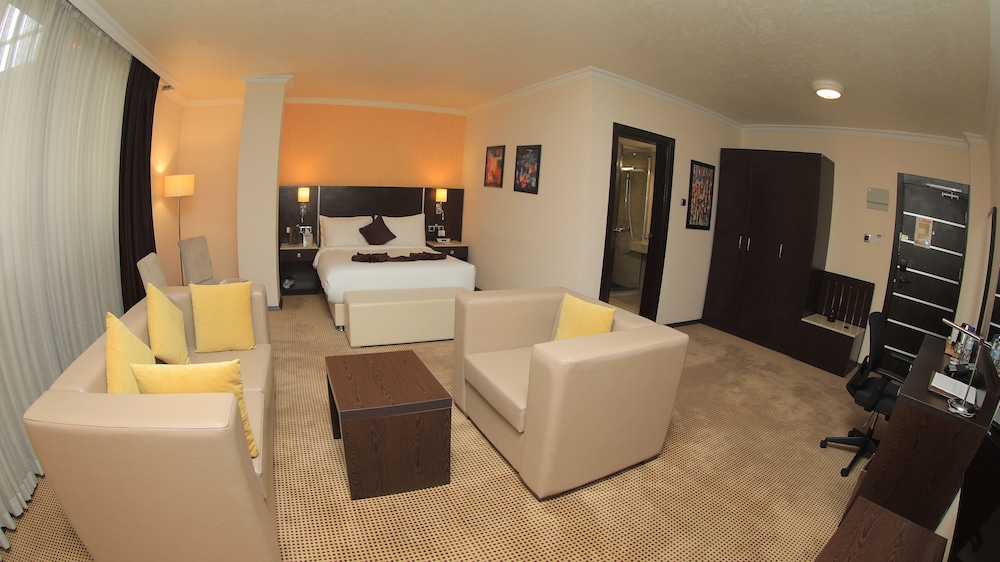 Executive Room - Photo 8