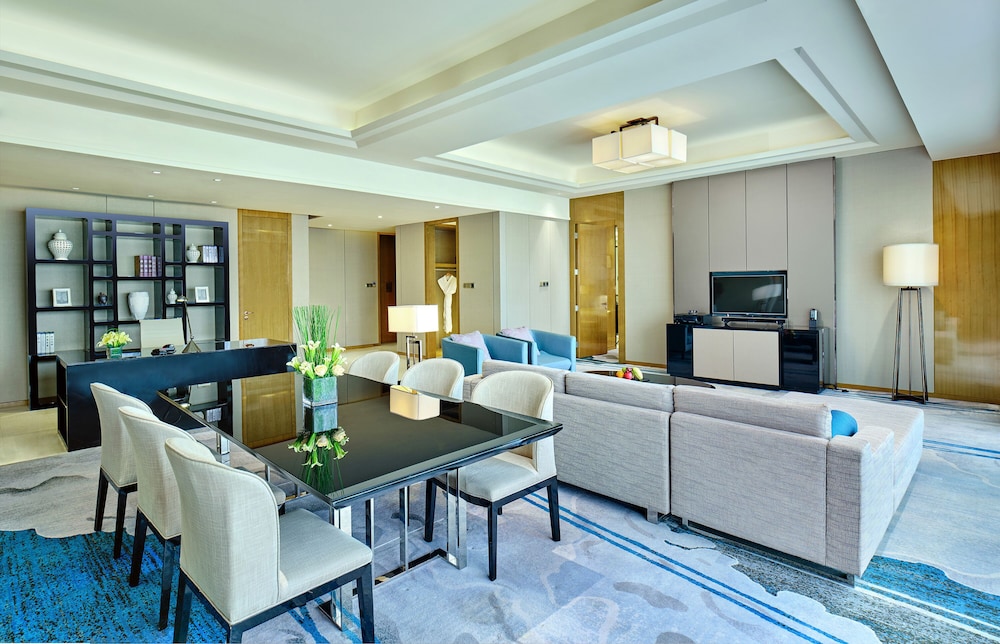 Executive Suite photo 2