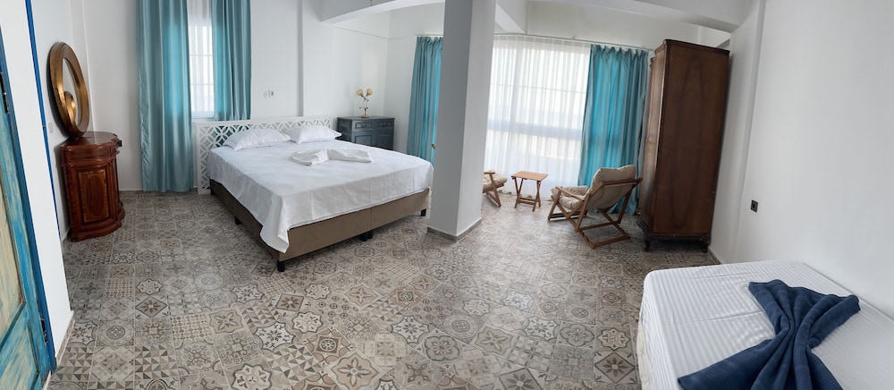 Deluxe Room, Multiple Beds, Sea View photo 1