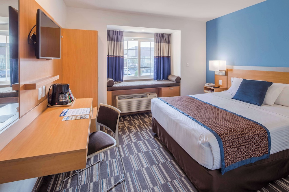 Standard Room, 1 Queen Bed - Photo 1