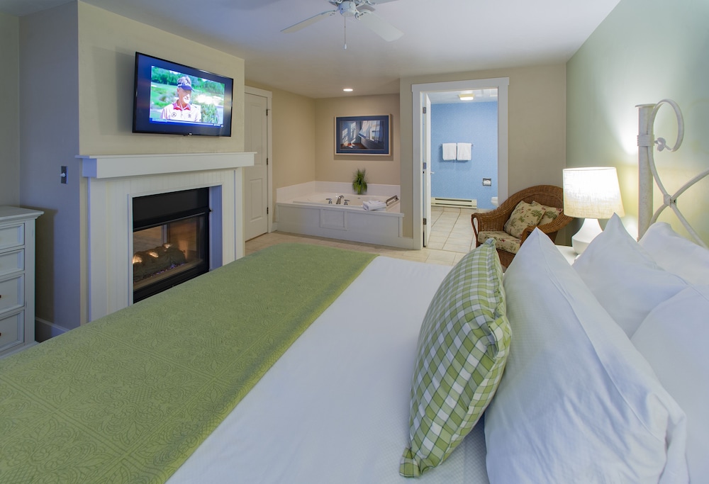 Deluxe Condo, 1 King Bed with Sofa bed, Fireplace