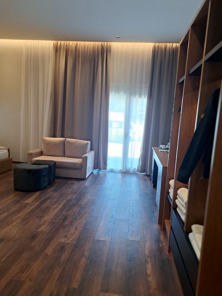Deluxe Double Room with Garden View photo 3