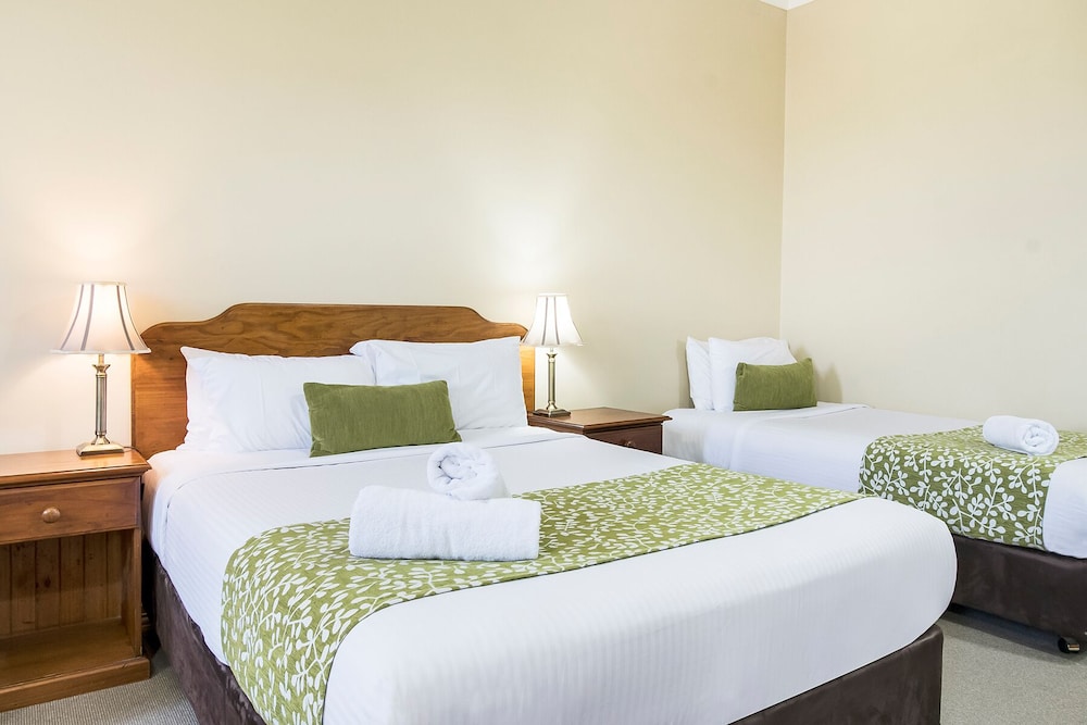 Standard Twin Room, 1 Bedroom, Non Smoking, Corner photo 1