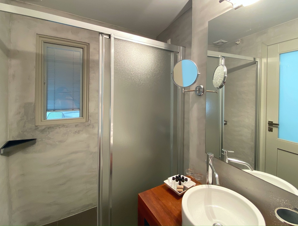 Suite, Jetted Tub, Sea View (Petit) - Photo 31