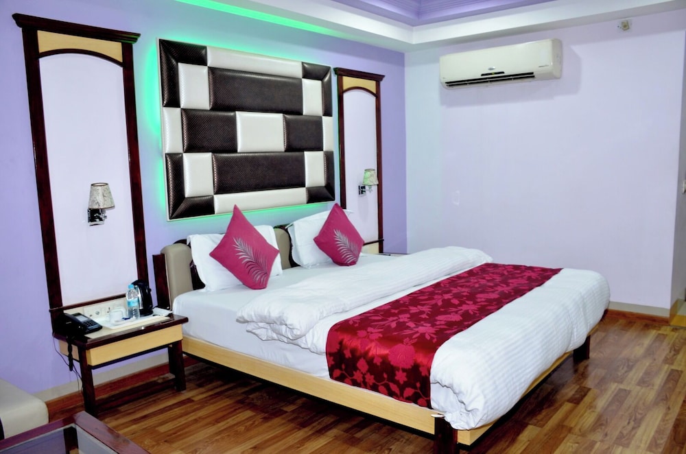 Royal Room photo 3