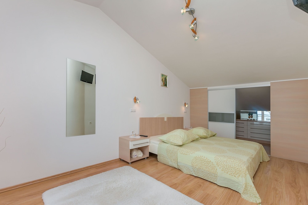 Apartment (A3)