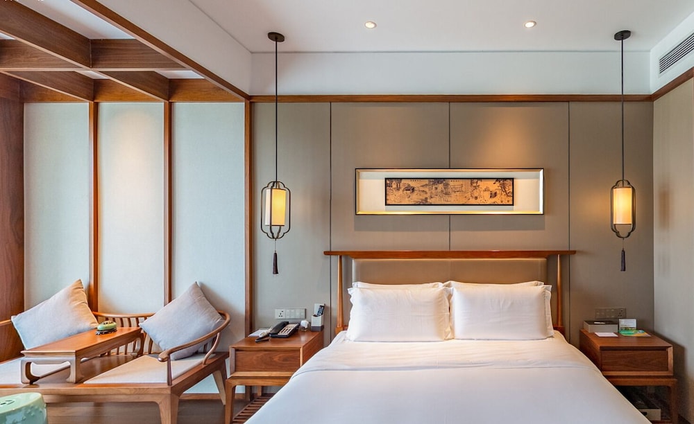 Business Double Room - Photo 3
