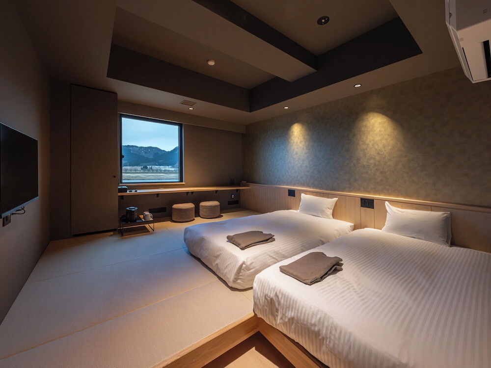 Deluxe Twin Room, River View photo 1