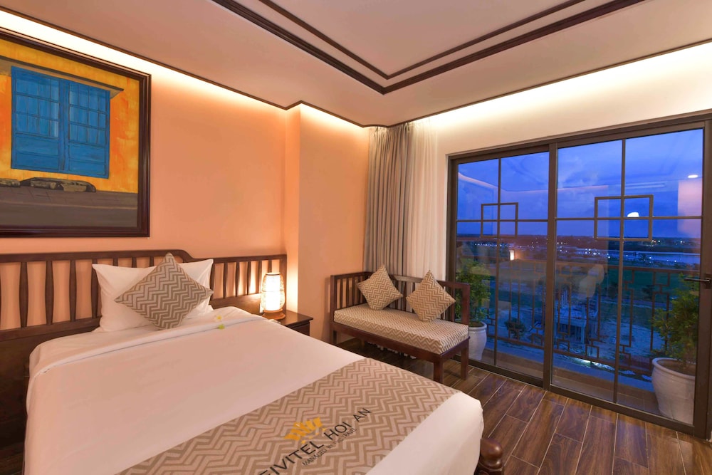 Deluxe Family Room, Balcony - Photo 3