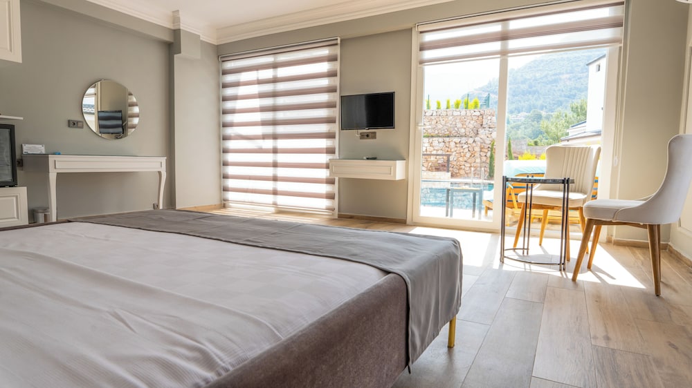 Deluxe Suite, 1 Double Bed (Swim-Up, Private Turkish Bath) photo 2