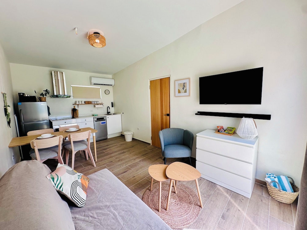 Deluxe Apartment, 1 King Bed with Sofa bed, Private Pool, Pool View